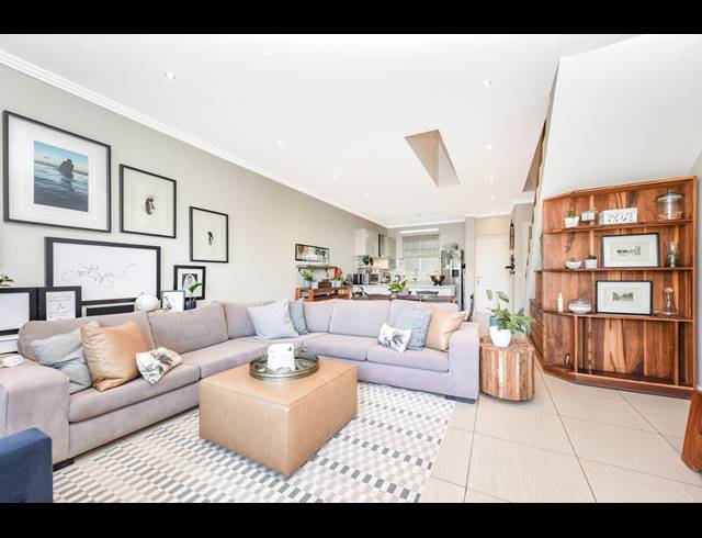 2 BEDROOM APARTMENT FOR SALE IN BRYANSTON